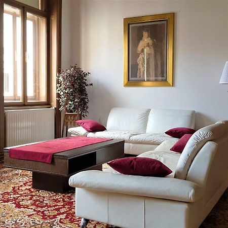 Luxury Apartment In The Heart Of Varaždin Esterno foto